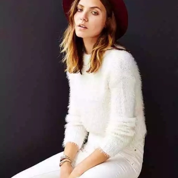 silence + noise Sweaters - Urban Outfitters Silence + Noise Eyelash Sweater M